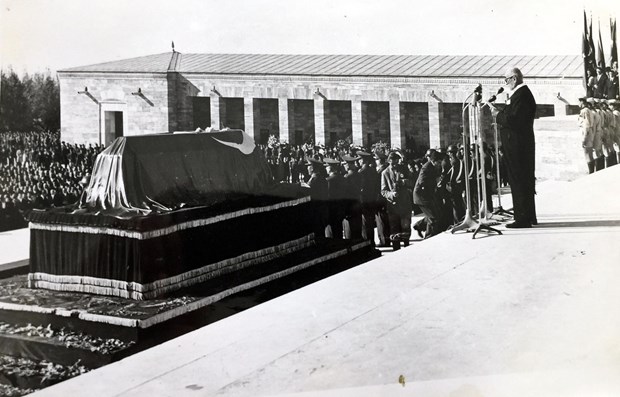 Mustafa Kemal Atatürk'ün naaşı Anıtkabir'e böyle nakledildi 11