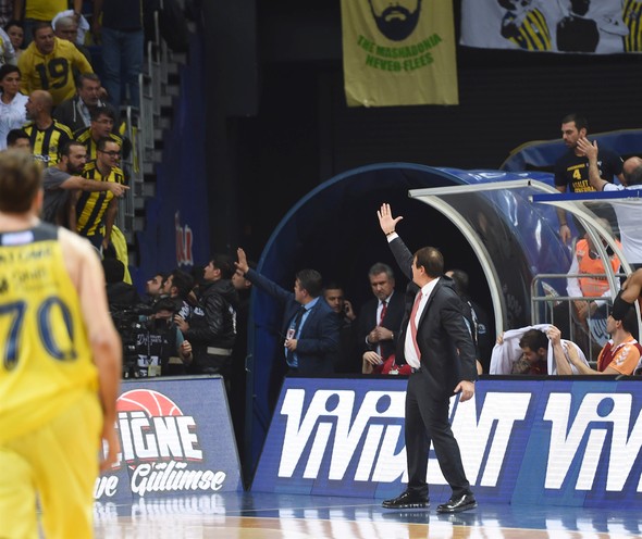 Fenerbahçe-Galatasaray Odebank derbisinde ortalık karıştı! 8