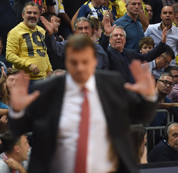 Fenerbahçe-Galatasaray Odebank derbisinde ortalık karıştı! 5