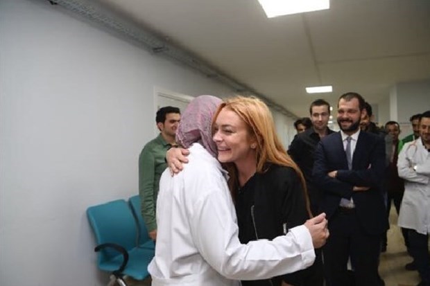 Lindsay Lohan Erdoğan'ı retweet yaptı Trump'a seslendi 8