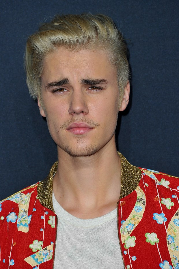 Justin Bieber altı kadın hayranını odasına davet etti 4