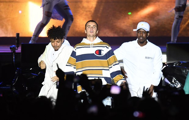 Justin Bieber altı kadın hayranını odasına davet etti 9