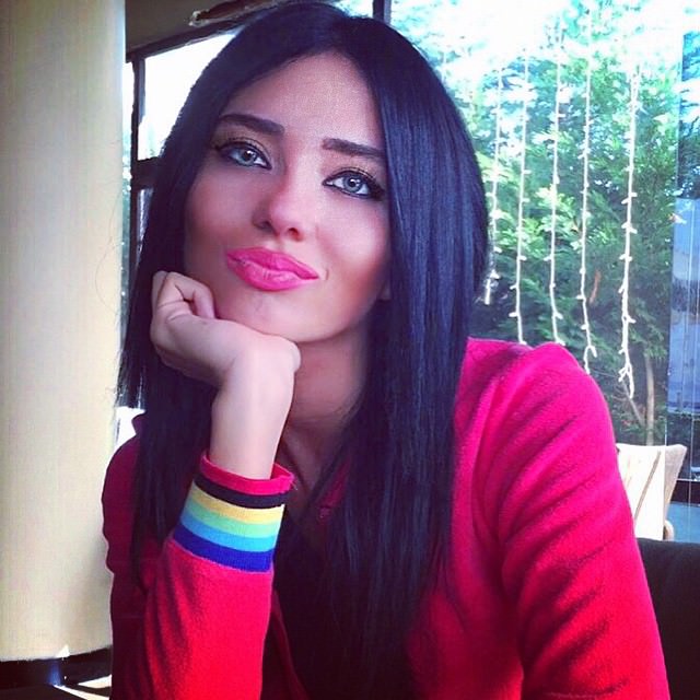 Arda Turan, Cansu Taşkın'ın peşine düştü! 16