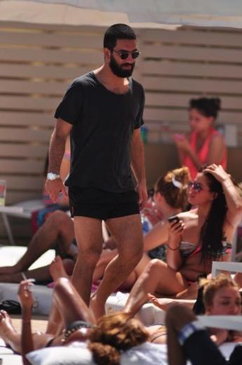 Arda Turan, Cansu Taşkın'ın peşine düştü! 12