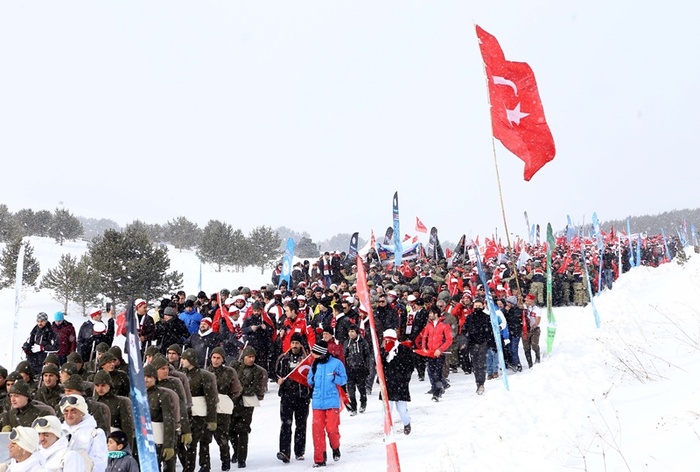 Vefakar gençlik Sarıkamış Harekatının 102. yılında şehitlerini unutmadı 4