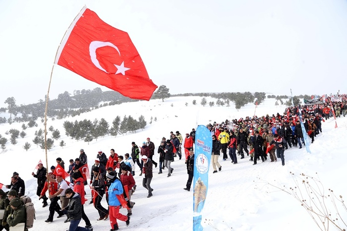 Vefakar gençlik Sarıkamış Harekatının 102. yılında şehitlerini unutmadı 5