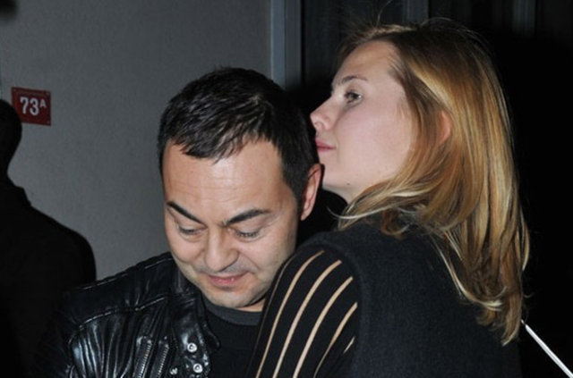 Serdar Ortaç'ın annesi, Chloe Loughnan'a rest çekti 7