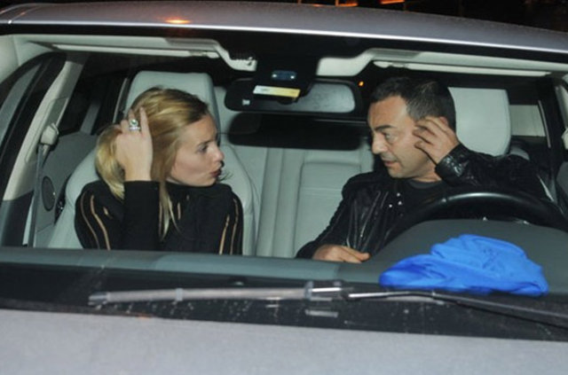 Serdar Ortaç'ın annesi, Chloe Loughnan'a rest çekti 6