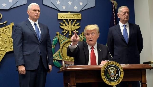 Trump'ın Müslümanlara vize yasağına protestolar / FOTO GALERİ 18