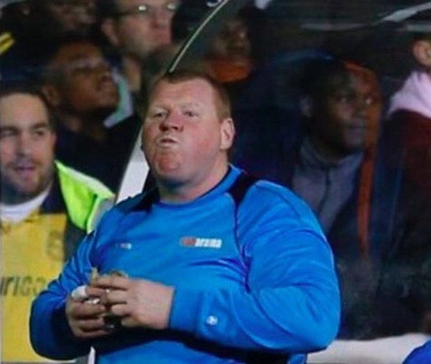 Arsenal-Sutton United maçında kaleci karnını doyurdu 4