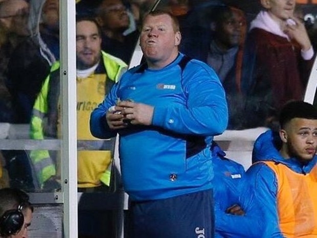 Arsenal-Sutton United maçında kaleci karnını doyurdu 3