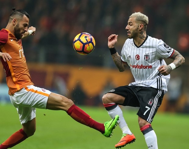 İşte derbide tartışılan penaltı pozisyonu 2