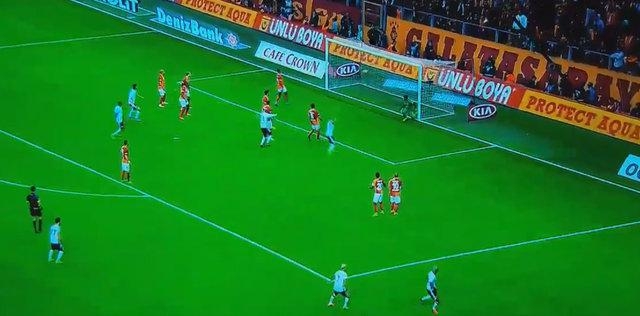 Talisca'nın derbide attığı gol sosyal medyayı salladı 3