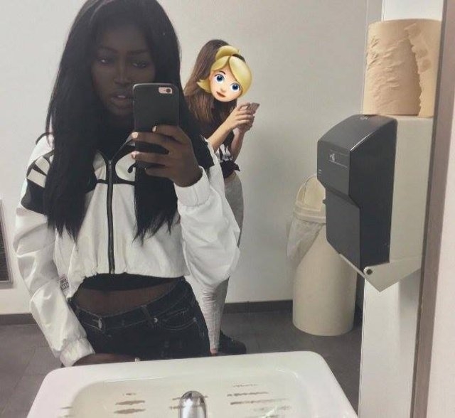 Yeni barbie bebek ama ona 'Siyah Barbie' diyorlar! 18