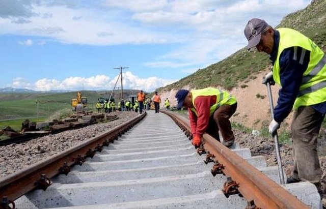 Bakü-Tiflis-Kars Demiryolu Projesi'nde sona yaklaşıldı 12