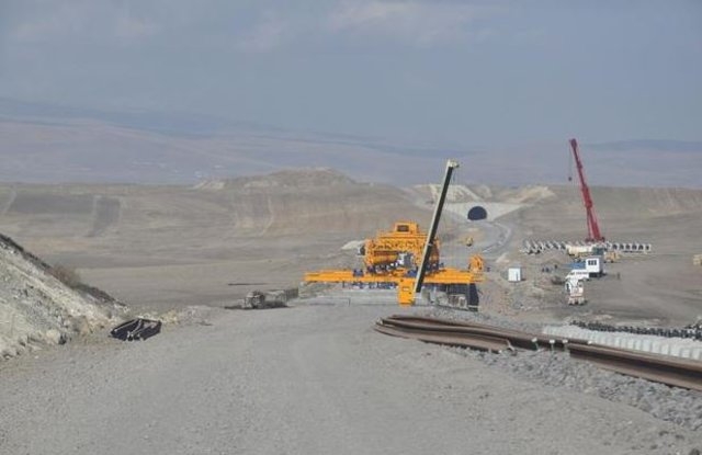 Bakü-Tiflis-Kars Demiryolu Projesi'nde sona yaklaşıldı 8