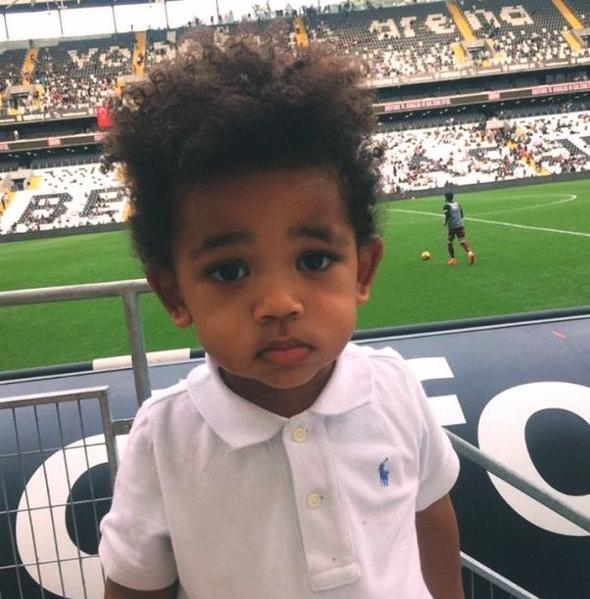 Beşiktaş'ın yeni reklam yüzü Atiba'nın oğlu Noah oldu! 11