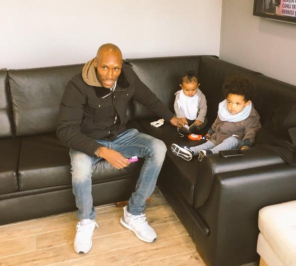 Beşiktaş'ın yeni reklam yüzü Atiba'nın oğlu Noah oldu! 5