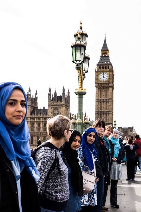 Westminster Köprüsü üzerinde teröre karşı el ele 4