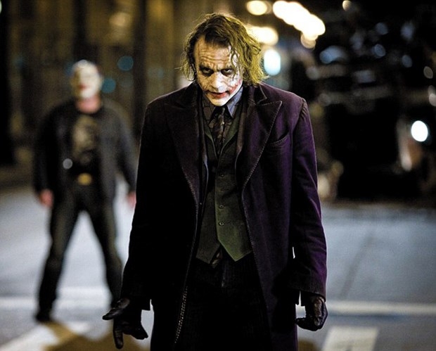 Joker'in (Heath Ledger) hayat hikayesi izleyiciyle buluşuyor 6