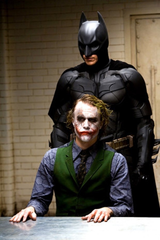 Joker'in (Heath Ledger) hayat hikayesi izleyiciyle buluşuyor 4