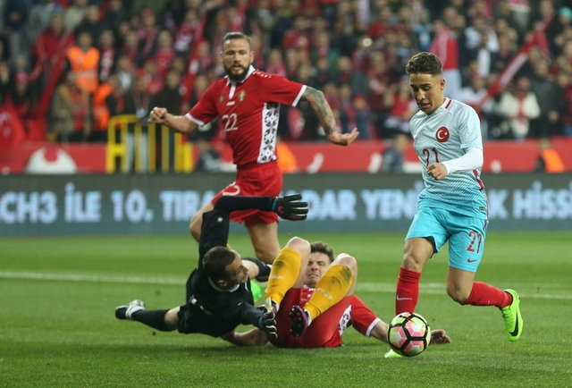 Emre Mor sosyal medyayı salladı! 23