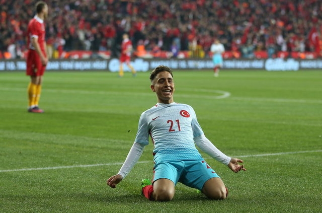 Emre Mor sosyal medyayı salladı! 25