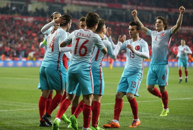 Emre Mor sosyal medyayı salladı! 18