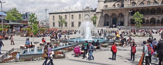 Tarihi Eminönü Meydanı değişiyor! İşte geçmişten bugüne Eminönü... 19