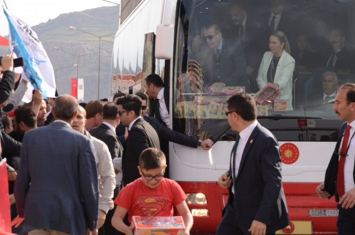 Kazım Türker'in yaptırdığı Artuklu İmam Hatip Lisesi hizmete girdi 2