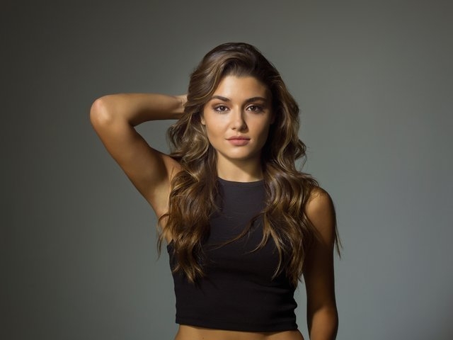 Hande Erçel: "Yanlış bir şey yazılmasın" 10