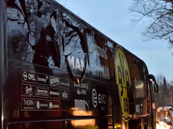Dortmund'da patlama sonrası Emre Mor ve Nuri Şahin... 15