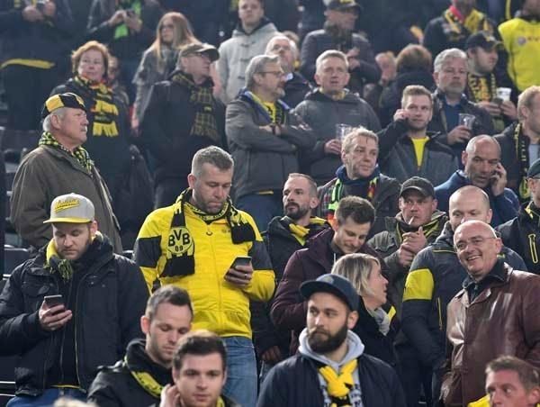 Dortmund'da patlama sonrası Emre Mor ve Nuri Şahin... 23