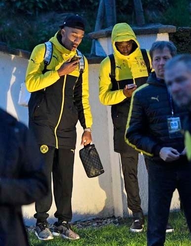 Dortmund'da patlama sonrası Emre Mor ve Nuri Şahin... 10