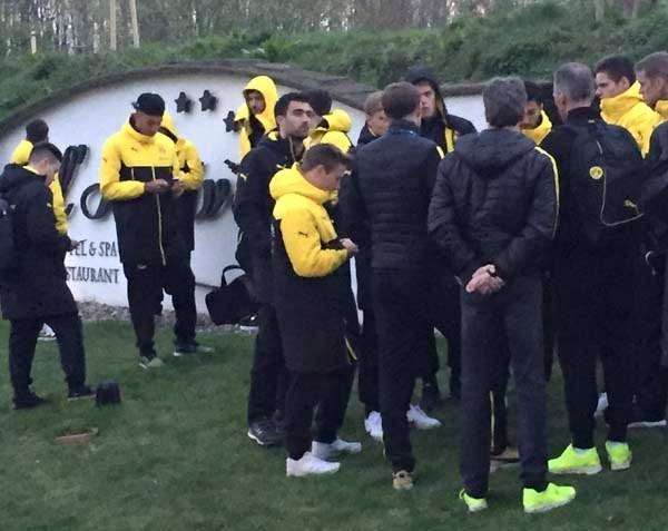 Dortmund'da patlama sonrası Emre Mor ve Nuri Şahin... 11