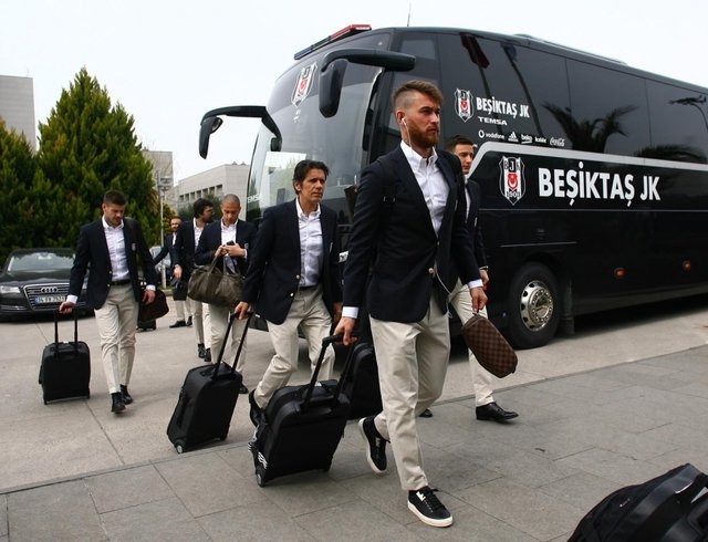 Beşiktaşlı futbolcular Lyon'u salladı! 10