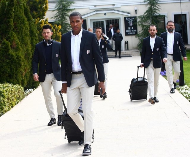 Beşiktaşlı futbolcular Lyon'u salladı! 12