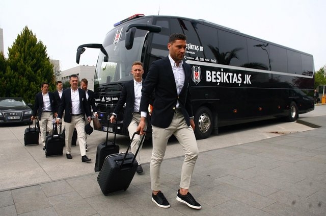 Beşiktaşlı futbolcular Lyon'u salladı! 1