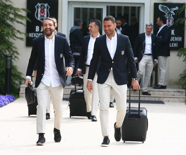 Beşiktaşlı futbolcular Lyon'u salladı! 13