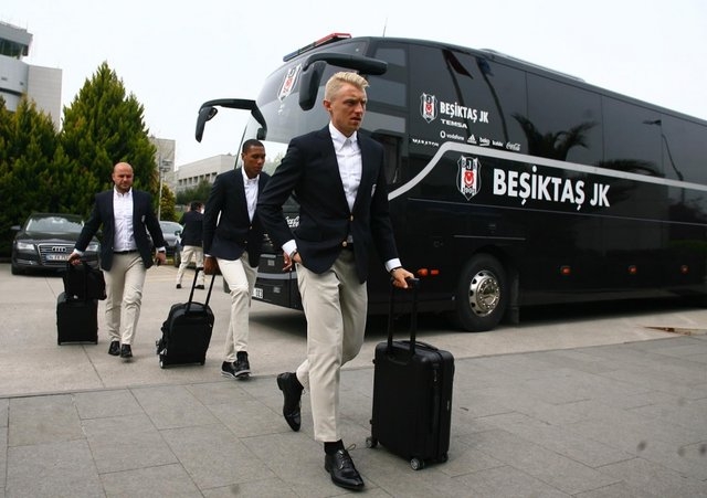 Beşiktaşlı futbolcular Lyon'u salladı! 6