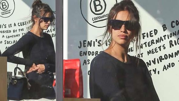 Irina Shayk doğumdan sonra ilk kez görüntülendi! 1
