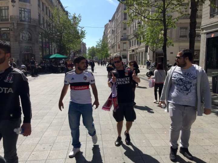 Lyon sokaklarında bayram havası 9