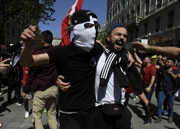 Lyon sokaklarında bayram havası 3