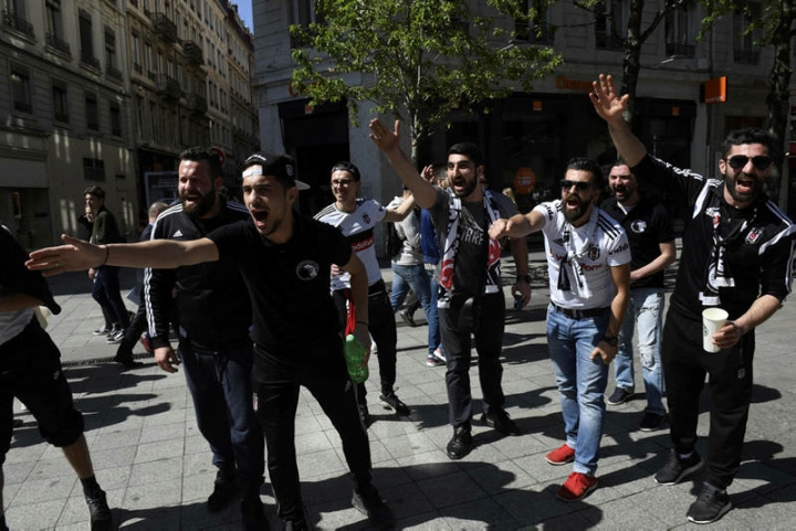 Lyon sokaklarında bayram havası 7