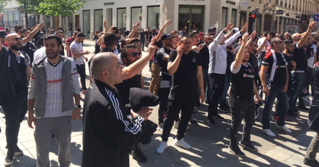 Lyon sokaklarında bayram havası 11