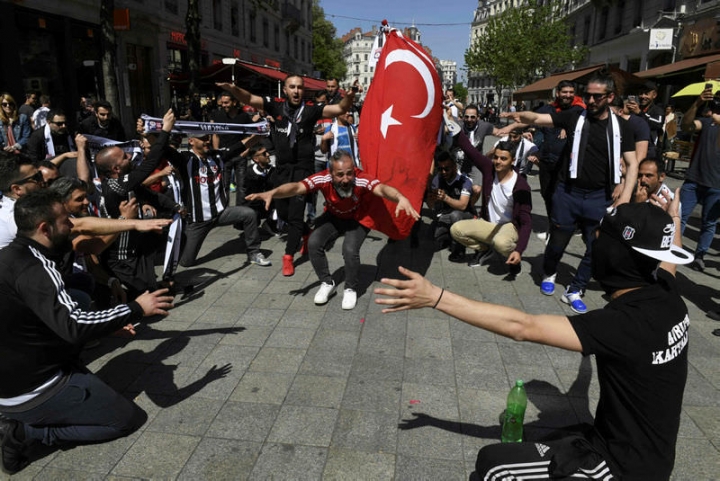Lyon sokaklarında bayram havası 4