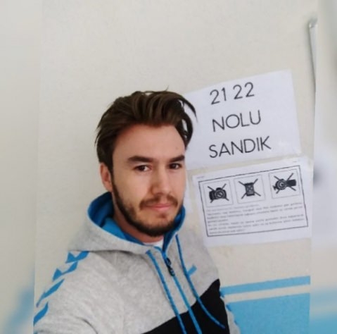 Ünlüler sandık başında... 9