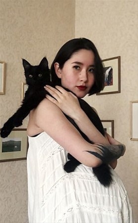 Kırgızistan Cumhurbaşkanının kızından olay yaratacak fotoğraflar! 12