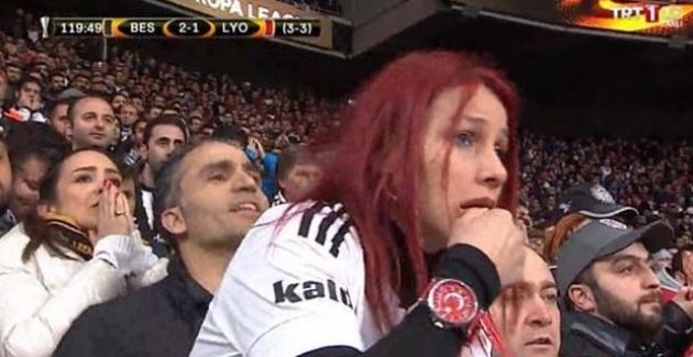 TRT Oğuzhan'dan çok onu gösterdi: Beşiktaş-Lyon maçına damga vuran kızıl saçlı taraftar! 2