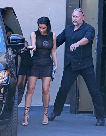 Kardashianlar'dan transparan şov! 19
